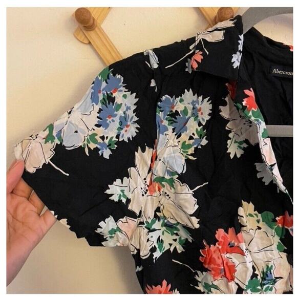 Abercrombie & Fitch Romper Women's XS Black Floral Button Up Revere Collar belt - Picture 4 of 8